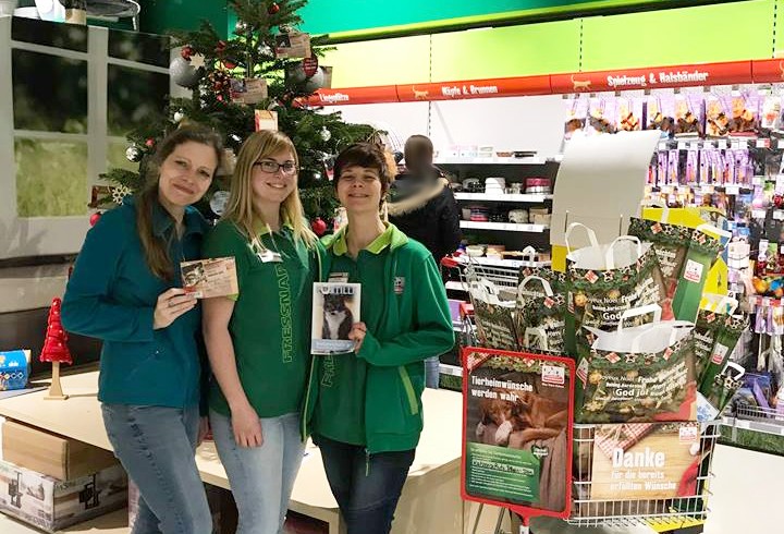 Fressnapf tierisch engagiert: In diesen Filialen stehen unsere Wunschzettelbäume Fressnapf tierisch engagiert: In diesen Filialen stehen unsere Wunschzettelbäume